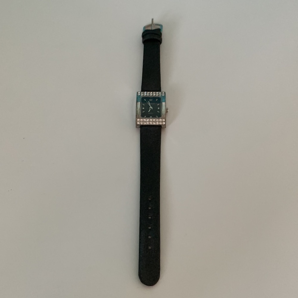 Cute black, quarts watch with sparkling band - Picture 2 of 4